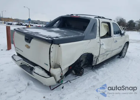2011 Chevrolet Avalanche 1500 Ltz из США, поврежденный, VIN 3GNTKGE32BG119404
